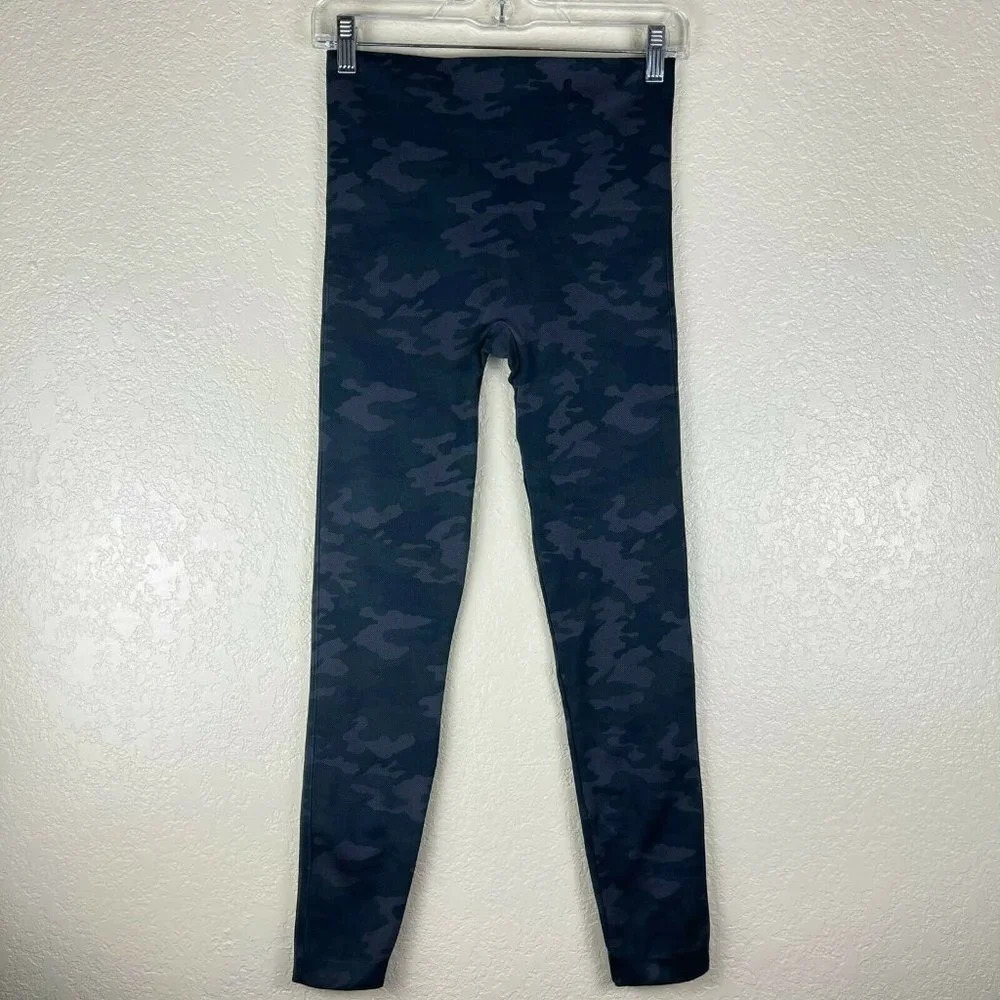 SPANX Leggings Women's Sz M Look At Me Now High Rise Seamless Twill Camo Black